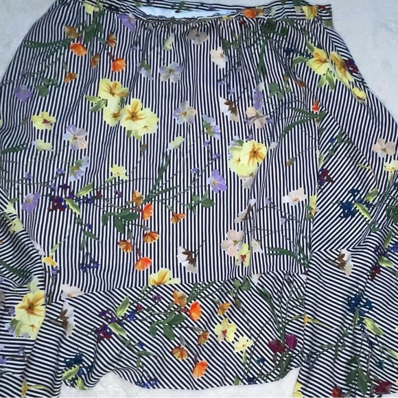Floral striped skirt knee length - Picture 2 of 3
